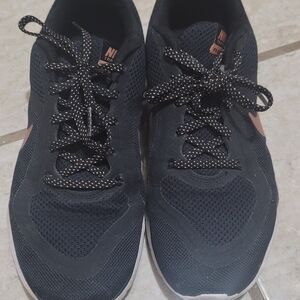 Nike Athletic Training Shoes Lightweight Comfort